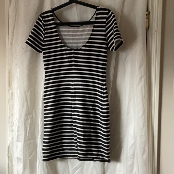 Sanctuary black and white striped dress Size Small - Picture 5 of 7